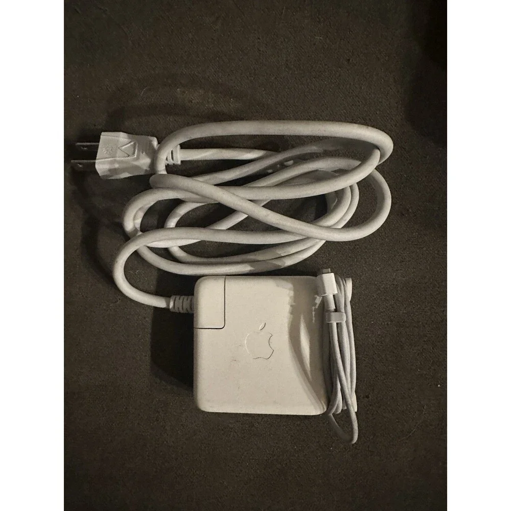 Apple LR56612 AC 100-240V Level 3 LPS Portable Power Adapter for MacBook Pro